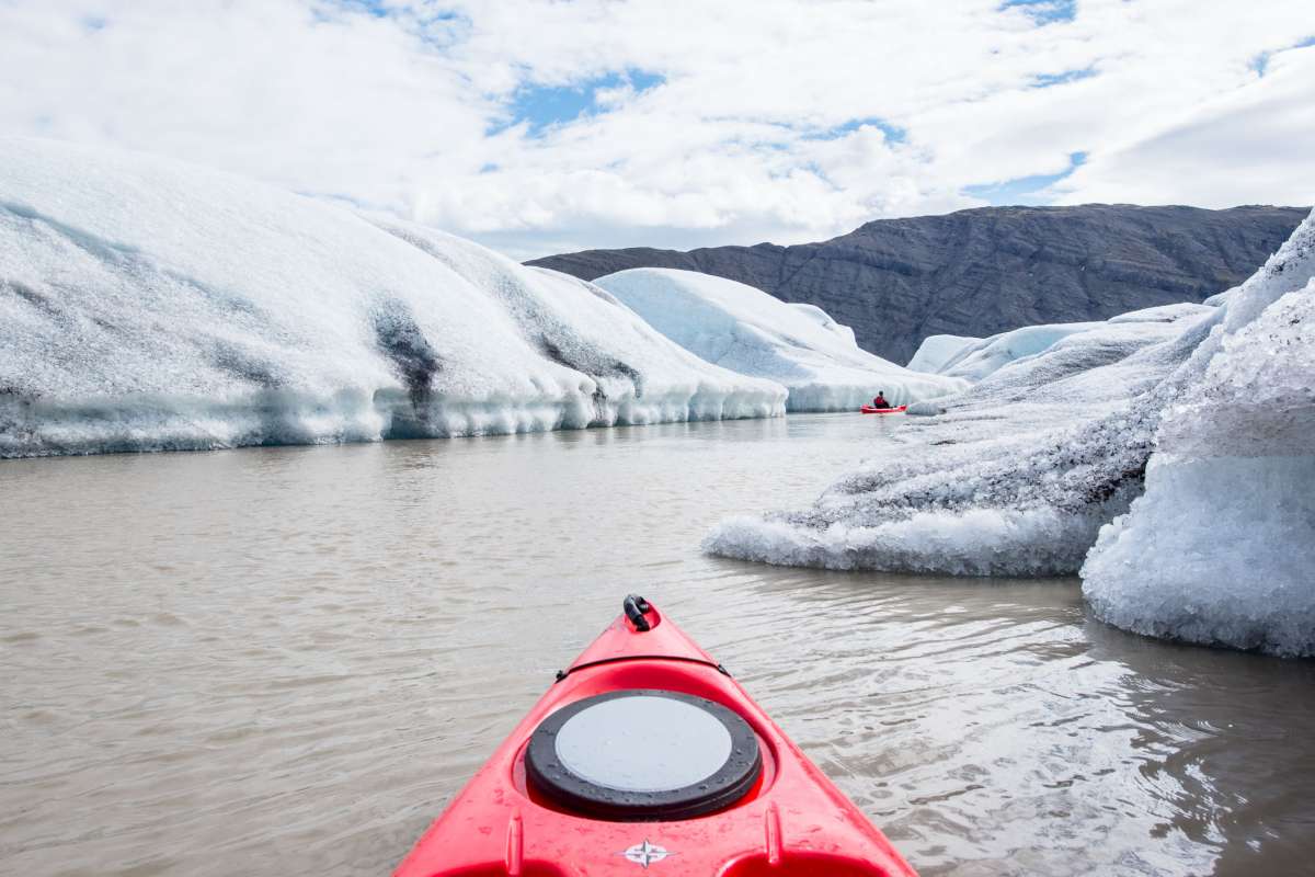 Kayaking-Heinaberslon-Glacier-Lagoon-Iceland