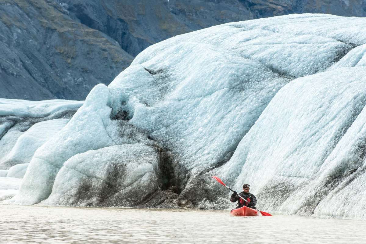 Kayaking-Heinabergslon-Glacier-Lagoon-Iceland