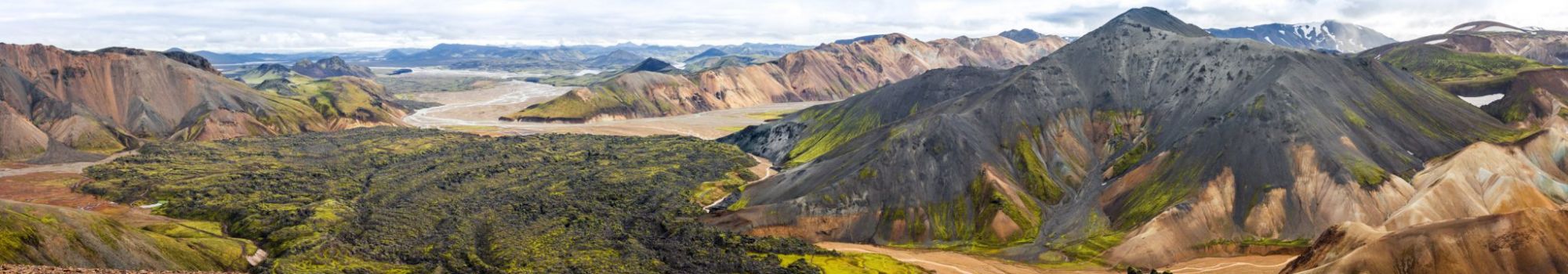 Landmannalaugar-tekking-trail-Iceland