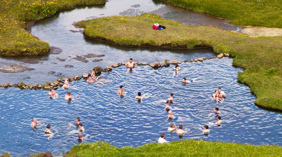 Landmannalaugar-bathing-hotspring-Iceland2