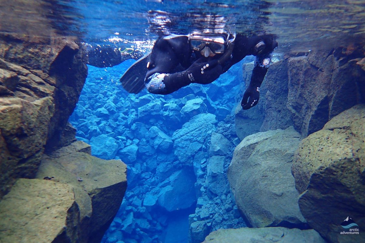 Snorkeling-Tour-Silfra-Fissure-Thingvellir-Iceland