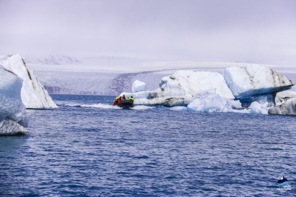 zodiac boat glacier lagoon jokulsarlon glacier lagoon zodiac boat tour day tour zodiac boat glacier lagoon jokulsarlon glacier lagoon zodiac boat tour day tour