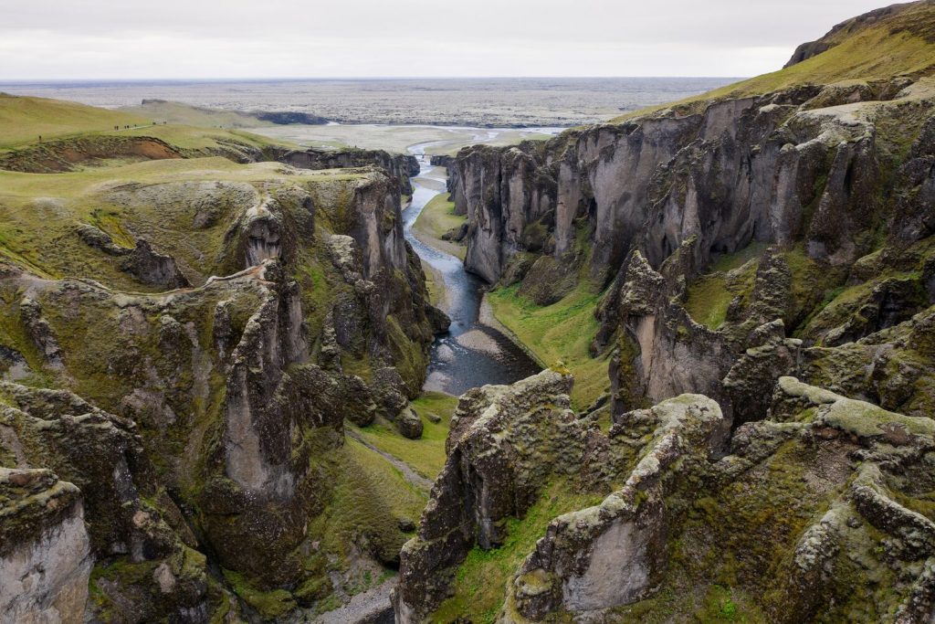 Fjaðrárgljúfur Canyon