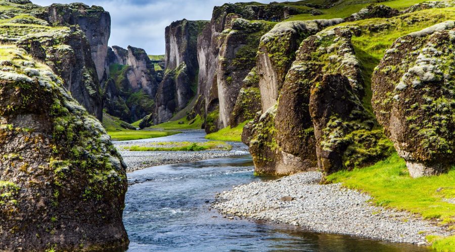 Fjaðrárgljúfur Canyon