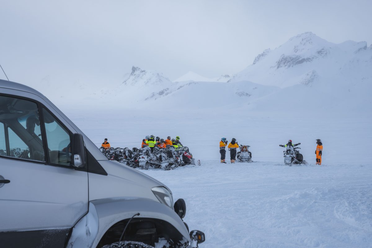 雷克雅未克雪地摩托冰川与冰洞| Arctic Adventures