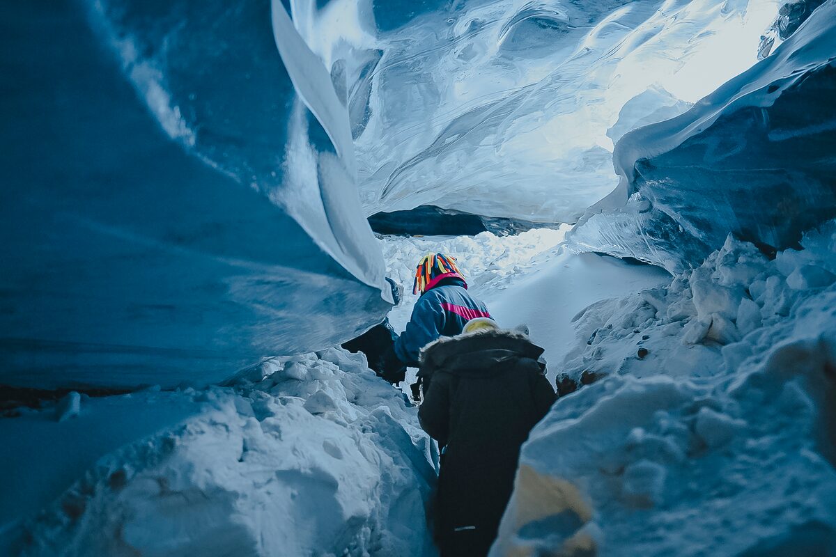 雷克雅未克雪地摩托冰川与冰洞| Arctic Adventures
